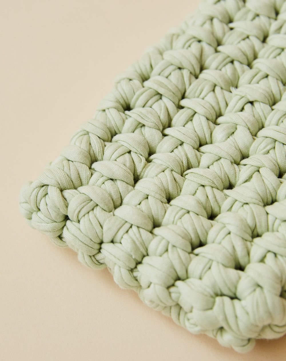 pistacchio gelato crochet bag