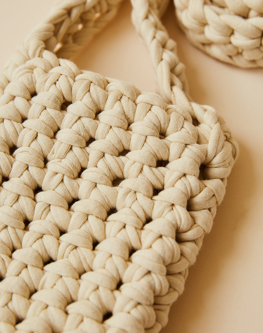 vaniglia gelato crochet bag