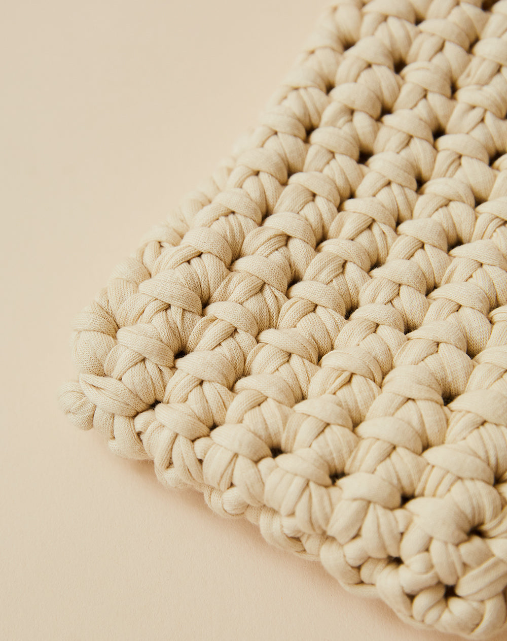 vaniglia gelato crochet bag